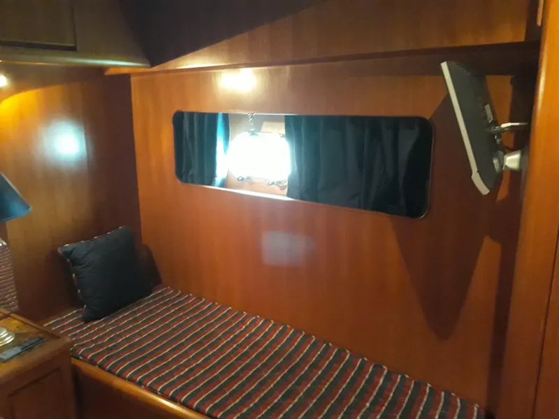 1998 Hyatt Motor Yacht