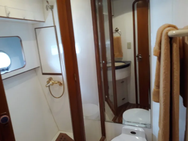 1998 Hyatt Motor Yacht