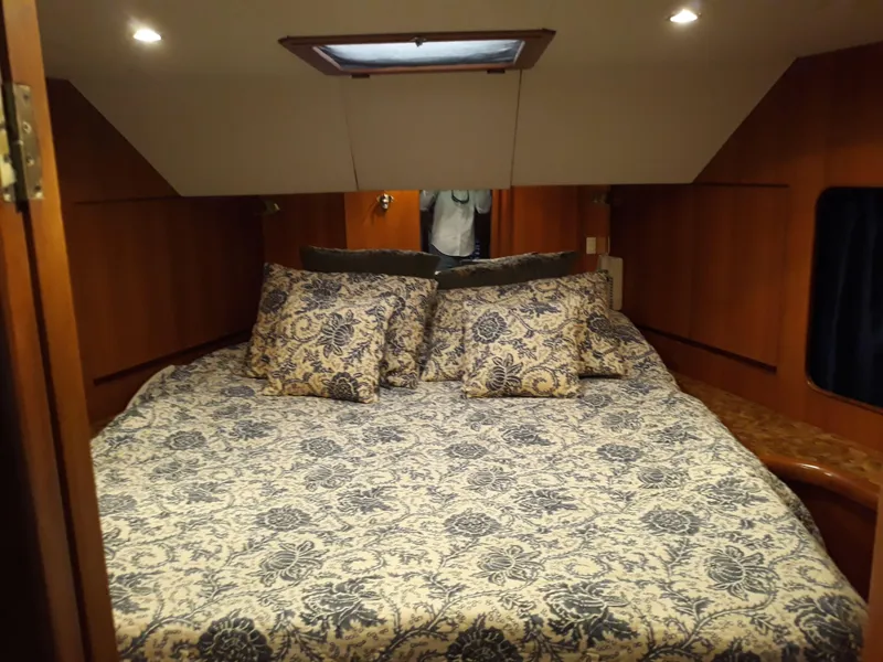 1998 Hyatt Motor Yacht