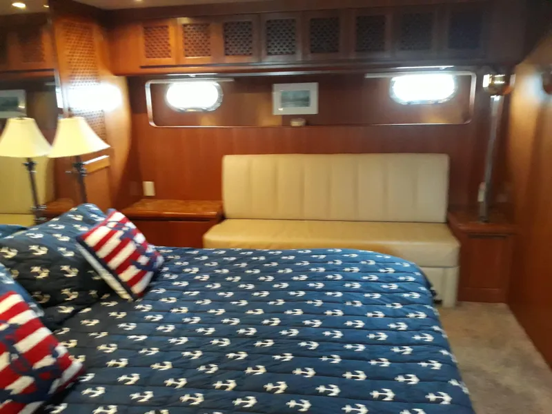 1998 Hyatt Motor Yacht