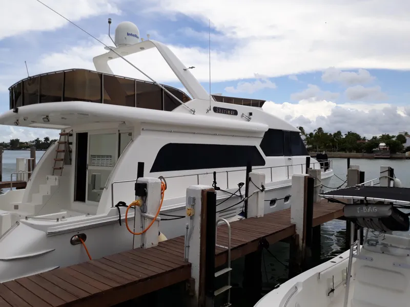 1998 Hyatt Motor Yacht