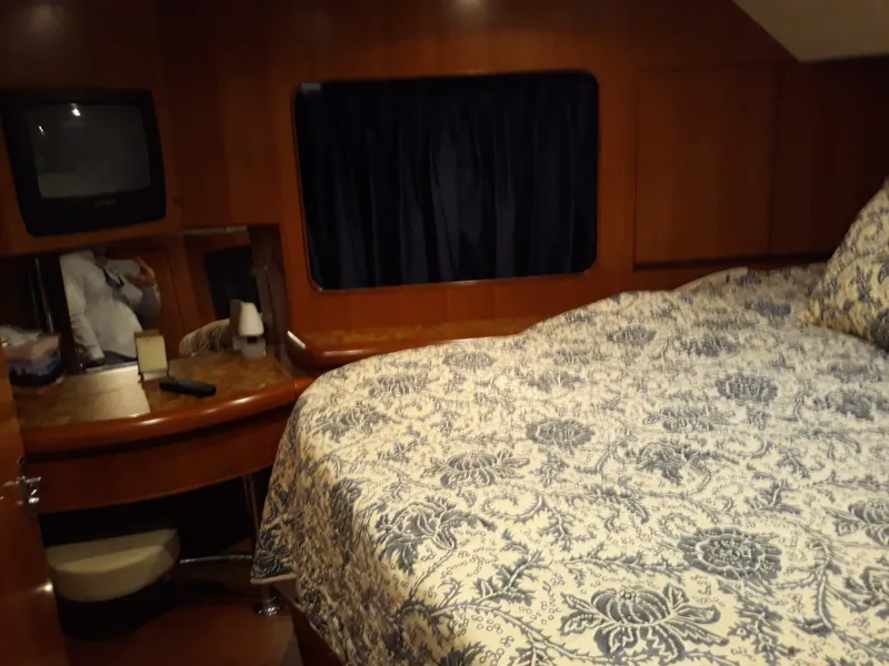 1998 Hyatt Motor Yacht