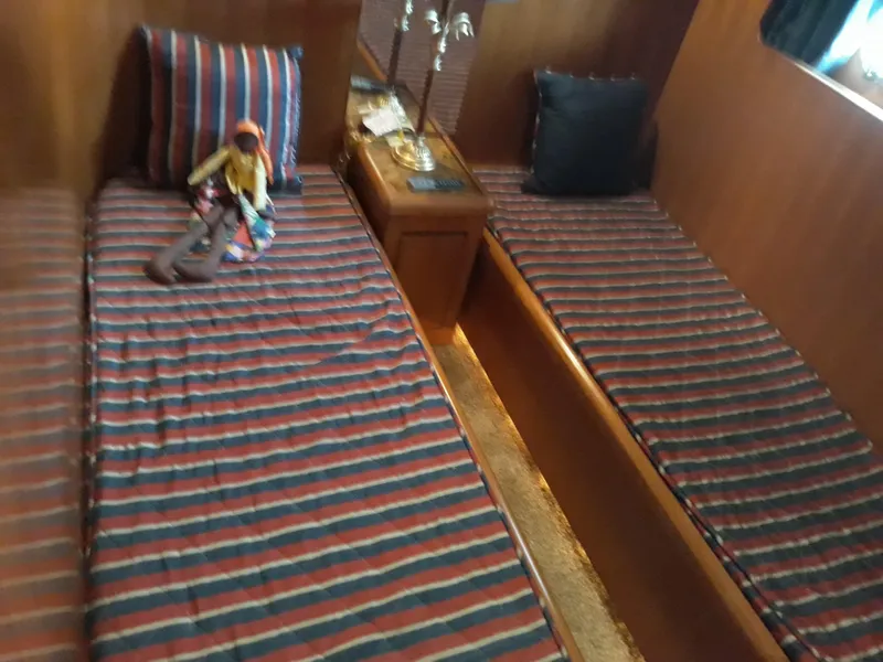 1998 Hyatt Motor Yacht