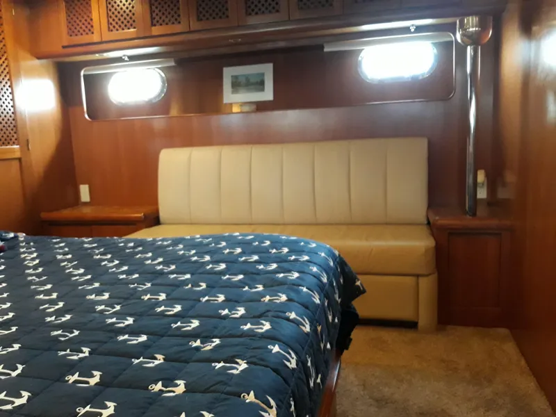 1998 Hyatt Motor Yacht