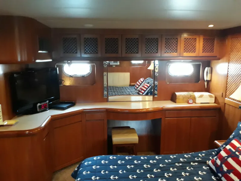 1998 Hyatt Motor Yacht