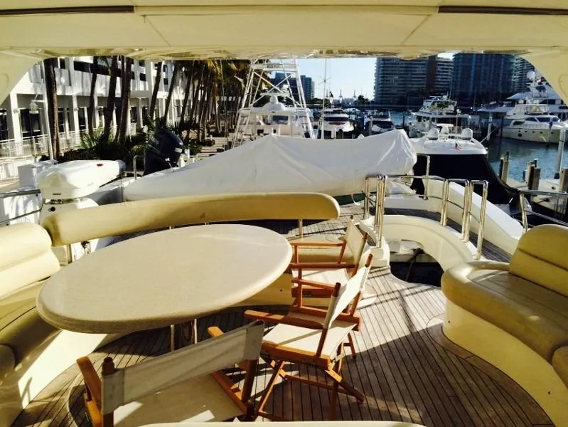 2002 Azimut 80 Carat