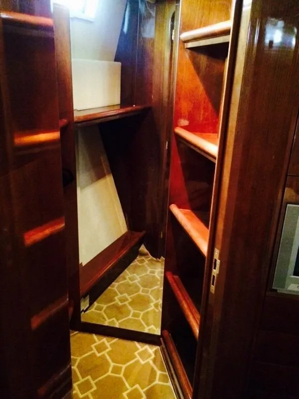 2002 Azimut 80 Carat