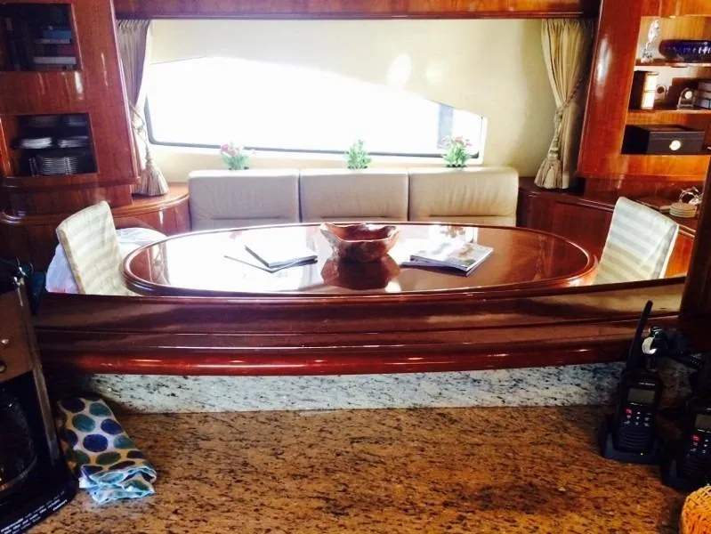 2002 Azimut 80 Carat