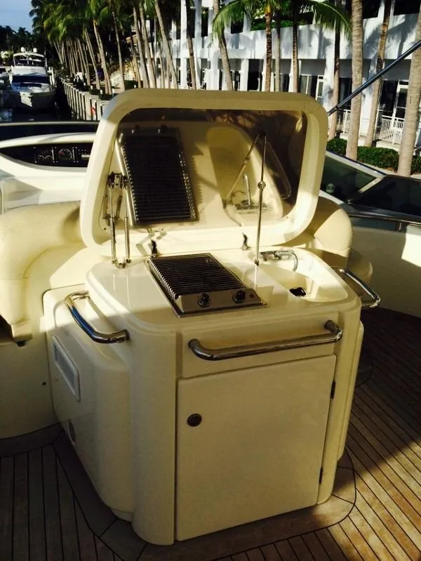 2002 Azimut 80 Carat