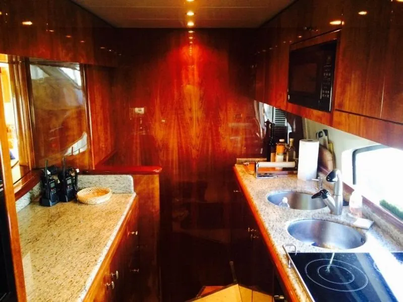 2002 Azimut 80 Carat