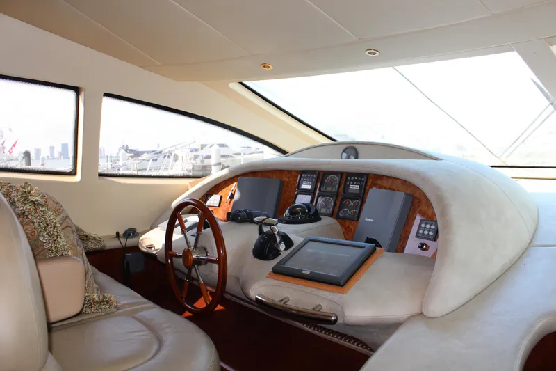 2002 Azimut 80 Carat