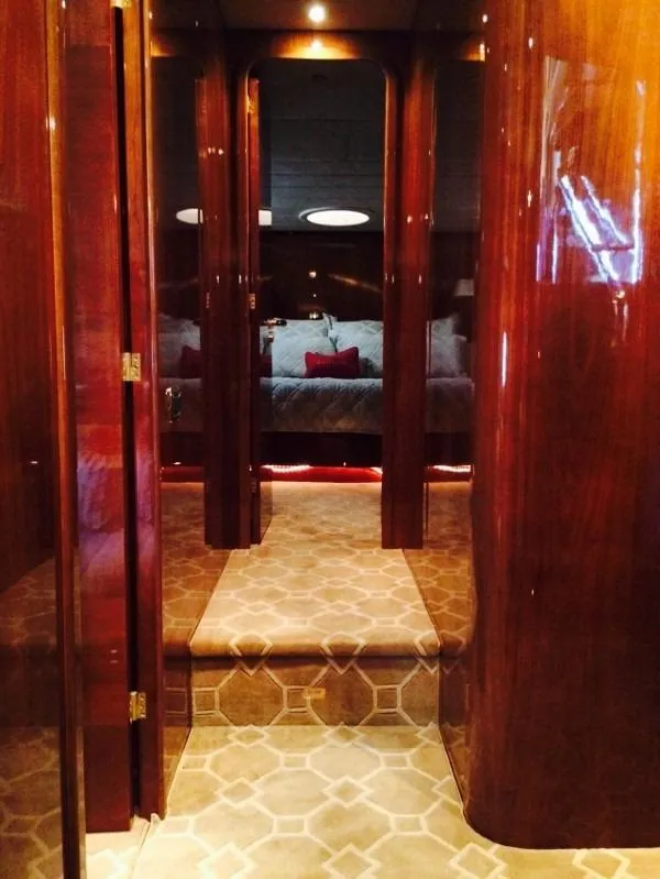 2002 Azimut 80 Carat