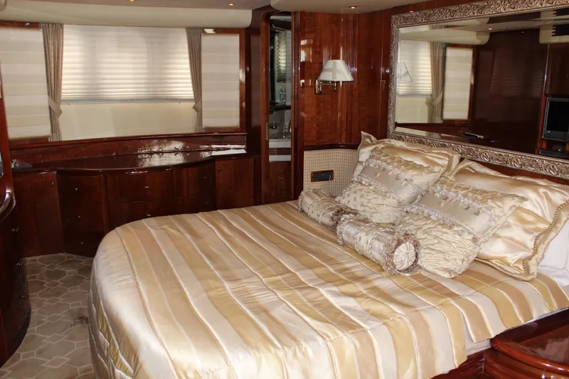2002 Azimut 80 Carat