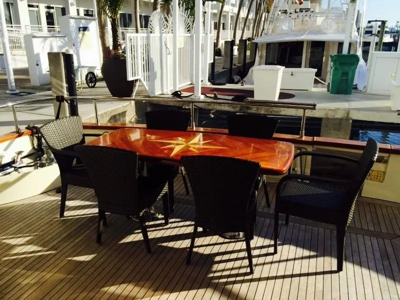 2002 Azimut 80 Carat