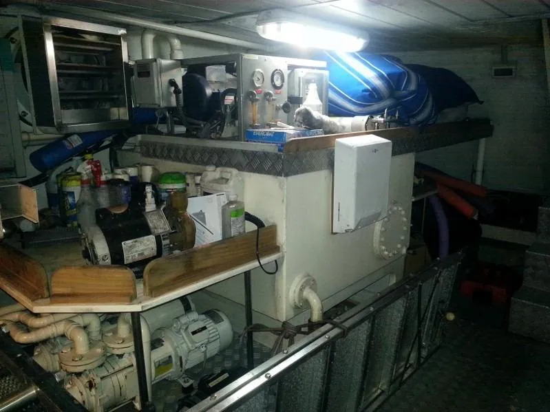 2002 Azimut 80 Carat