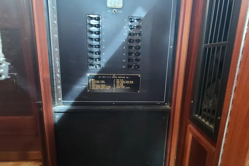 1983 Hatteras Motor Yacht