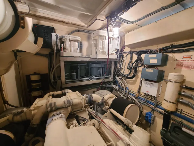 1983 Hatteras Motor Yacht