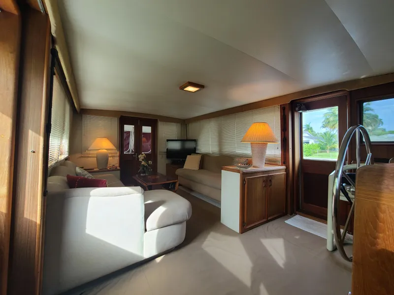 1983 Hatteras Motor Yacht