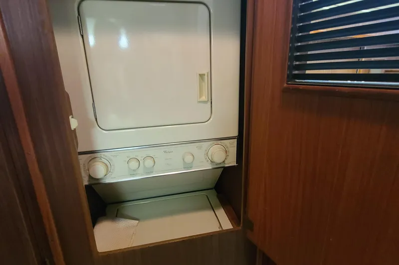 1983 Hatteras Motor Yacht