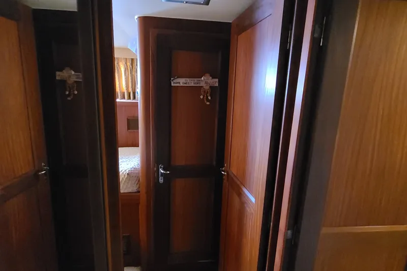 1983 Hatteras Motor Yacht