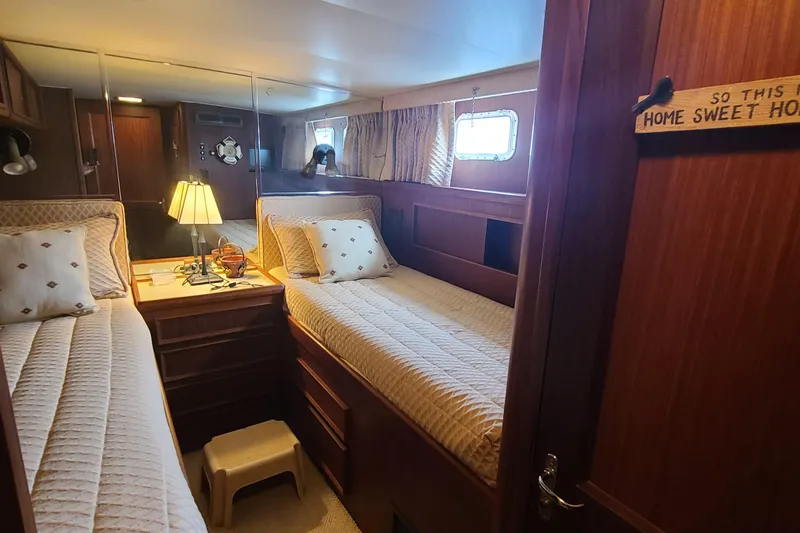 1983 Hatteras Motor Yacht