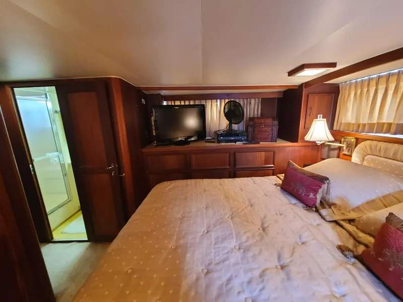 1983 Hatteras Motor Yacht