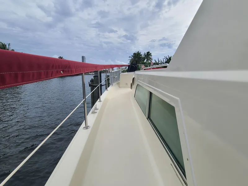1983 Hatteras Motor Yacht