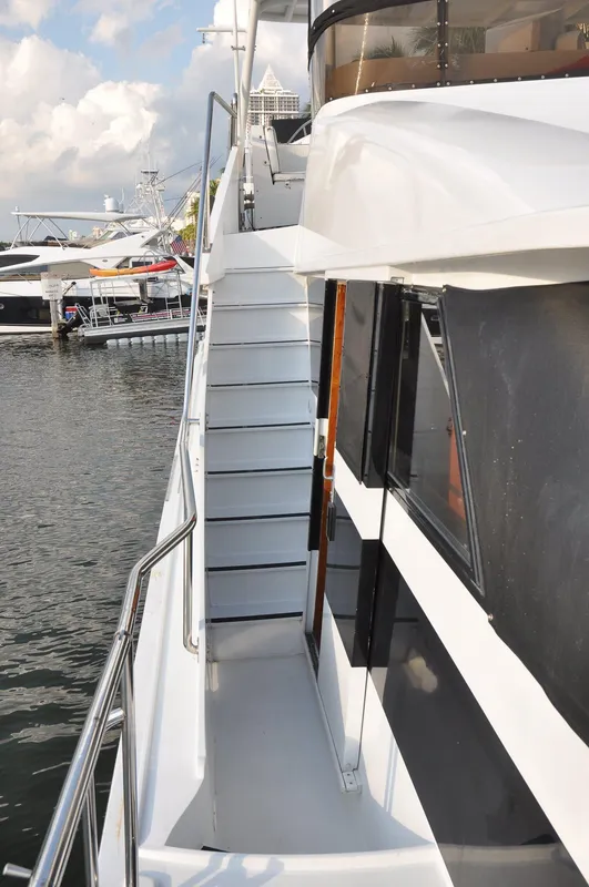 1988 Cheoy Lee Yachts 