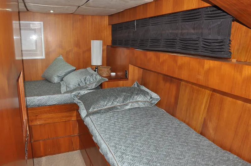 1988 Cheoy Lee Yachts 