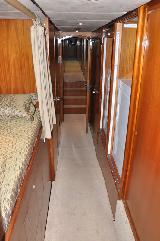 1988 Cheoy Lee Yachts 