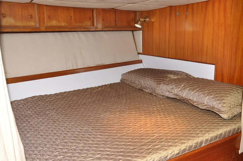 1988 Cheoy Lee Yachts 