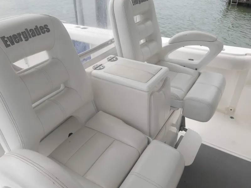 2008 Everglades 350LX