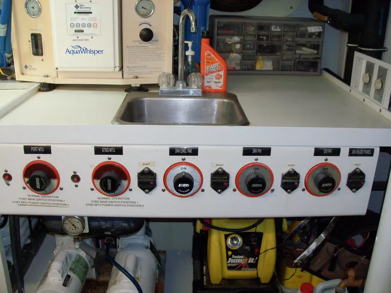 1998 Westship (Westport) Raised Pilothouse