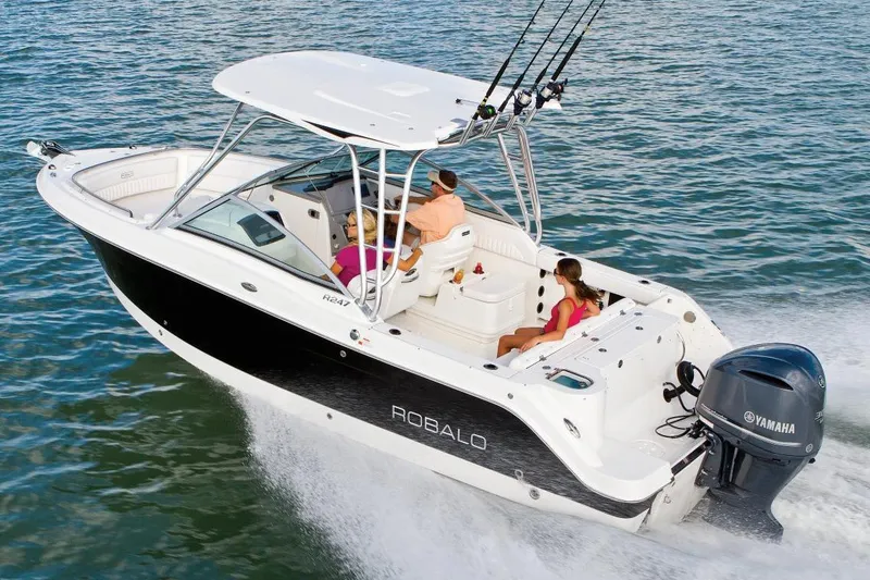 2015 Robalo R247 Dual Console