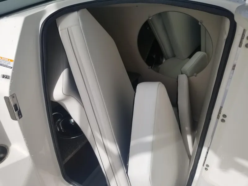 2015 Robalo R247 Dual Console