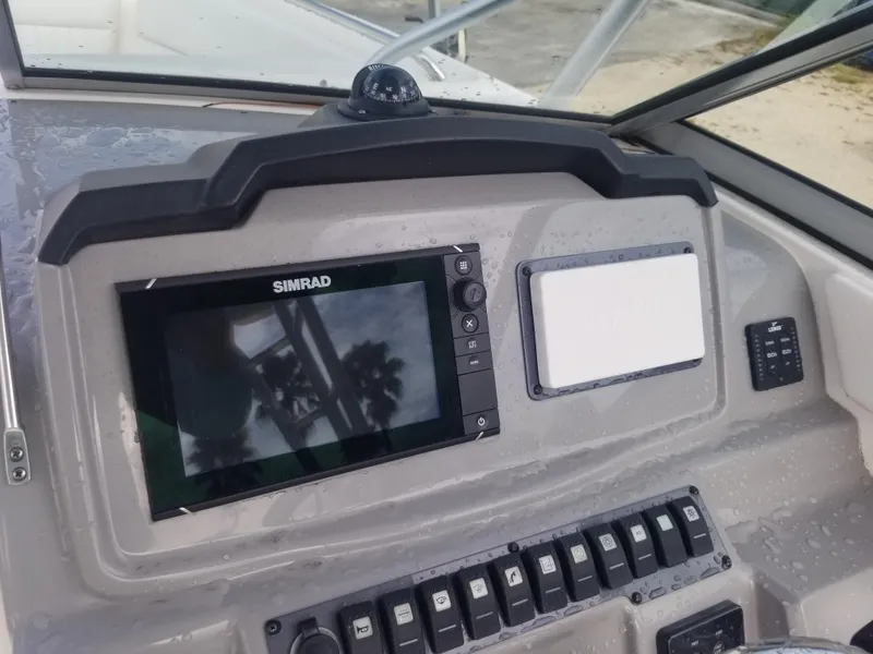 2015 Robalo R247 Dual Console