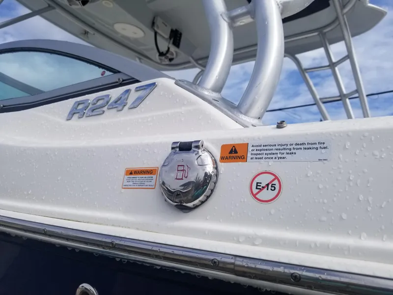 2015 Robalo R247 Dual Console