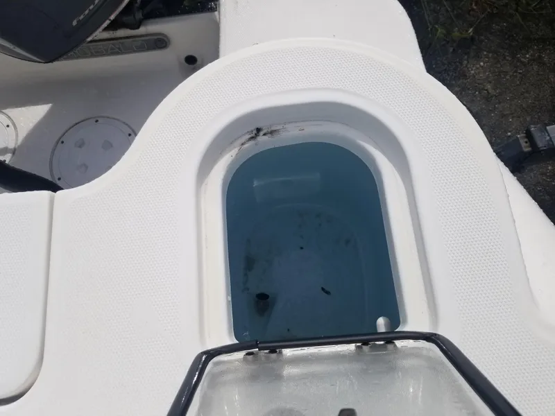 2015 Robalo R247 Dual Console