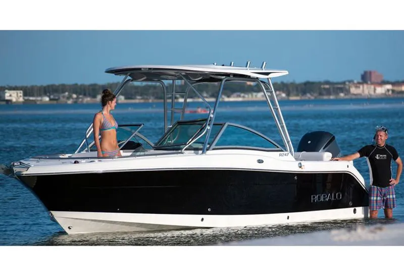 2015 Robalo R247 Dual Console