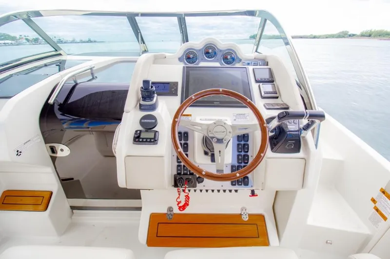 2016 Chris-Craft Launch 36