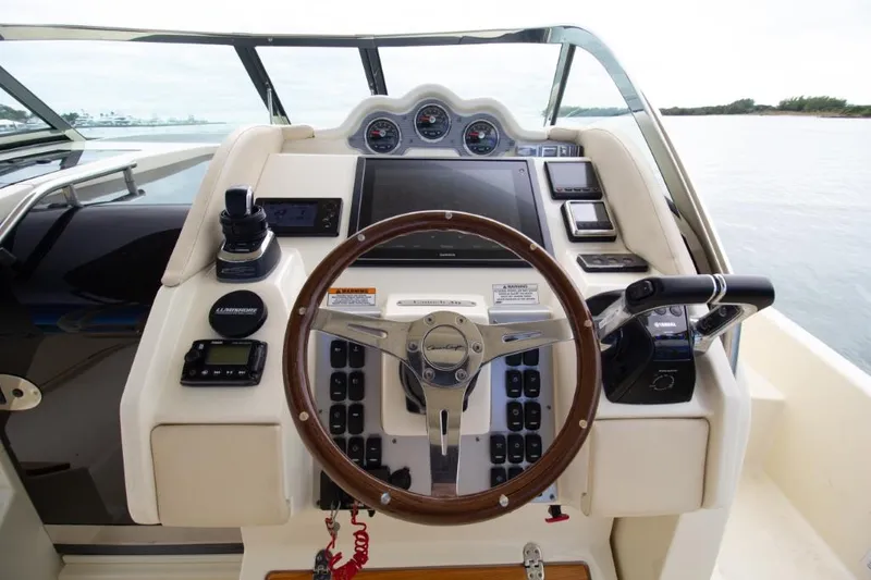 2016 Chris-Craft Launch 36