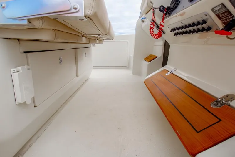 2016 Chris-Craft Launch 36