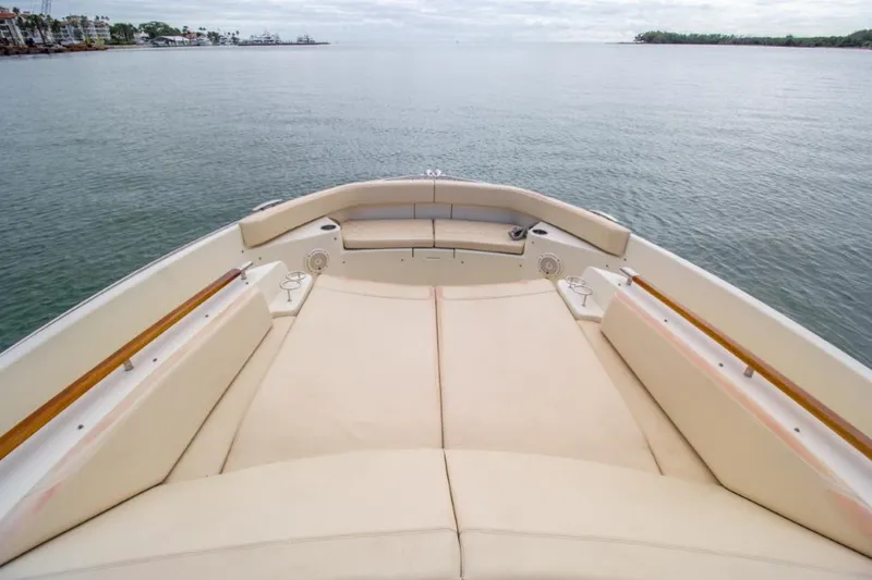 2016 Chris-Craft Launch 36