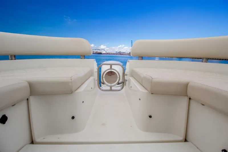 2016 Chris-Craft Launch 36