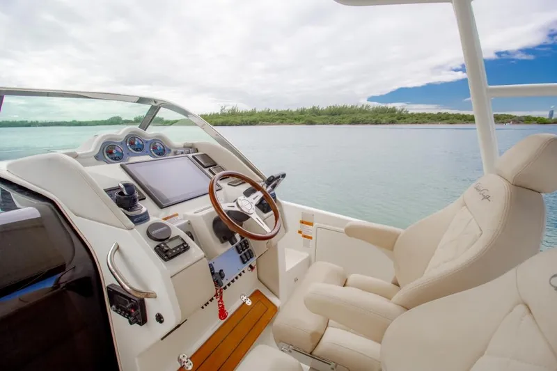 2016 Chris-Craft Launch 36