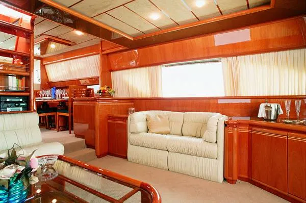 1999 Ferretti Yachts Motor Yacht