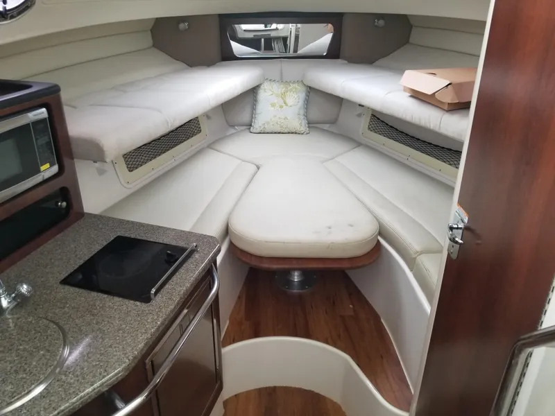 2014 Robalo 305 Walkaround
