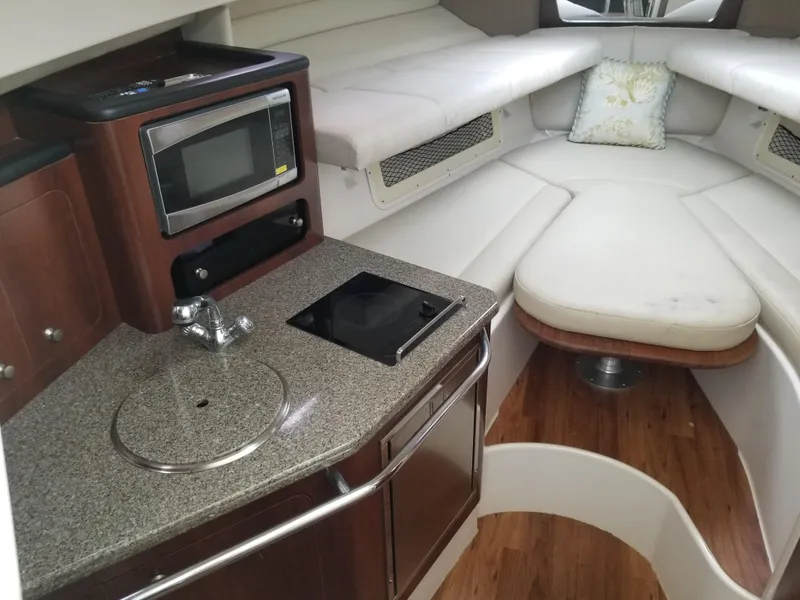 2014 Robalo 305 Walkaround