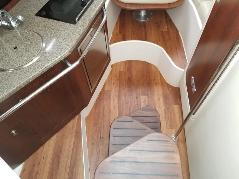 2014 Robalo 305 Walkaround