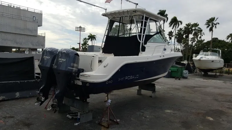 2014 Robalo 305 Walkaround